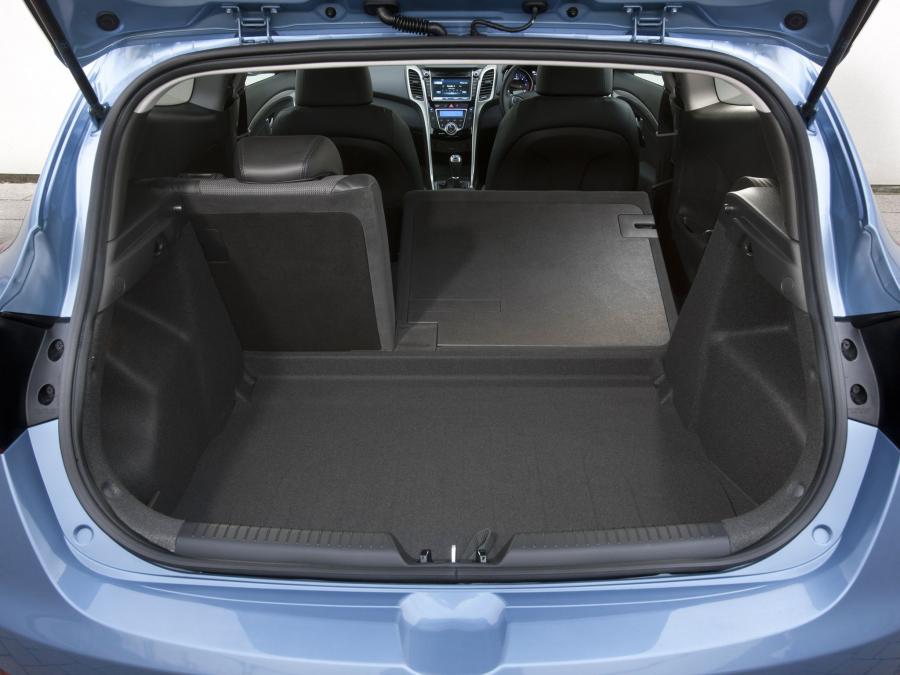  Hyundai i30 3-Door 2013 года  (UK) (фото 3 из 16)